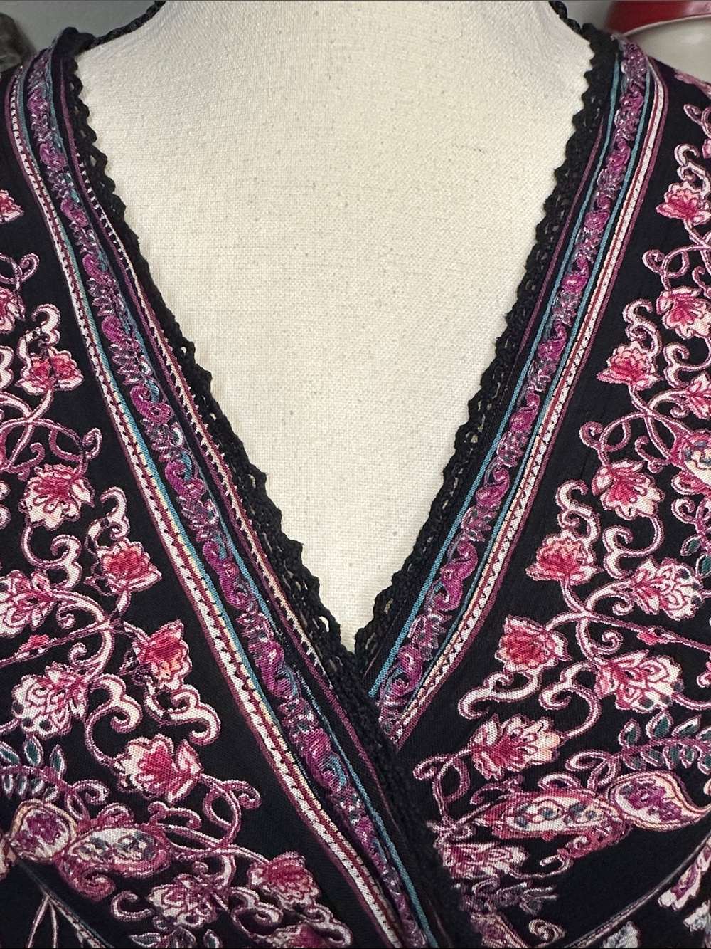 Angie Boho Floral V-Neck Mini Dress Size L Ruffle Flutter Sleeve Smocked Waist - Picture 4 of 8